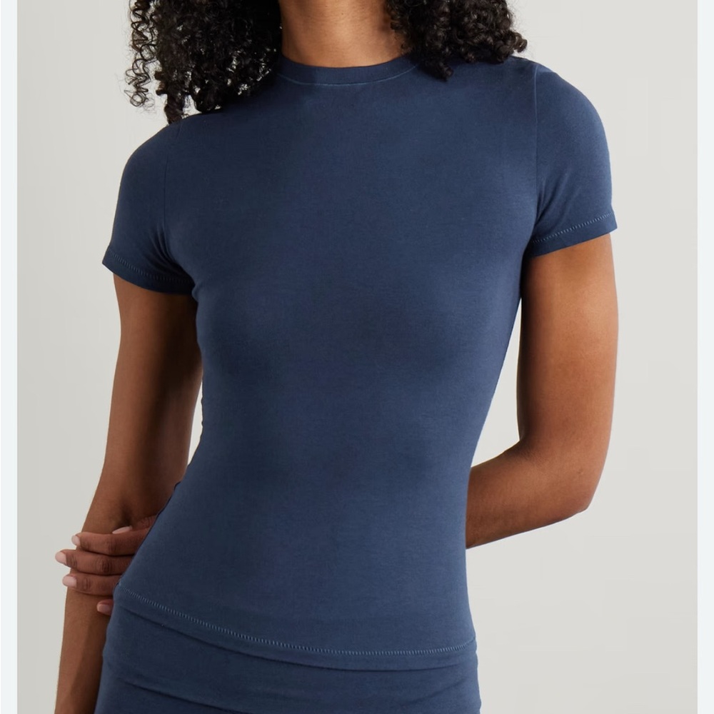 Navy Blue skims tee